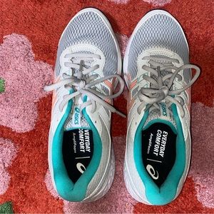 ASICS Women shoes size 91/2! Never worn!